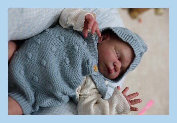 Rebornbaby Romper aus Strick mit Mütze